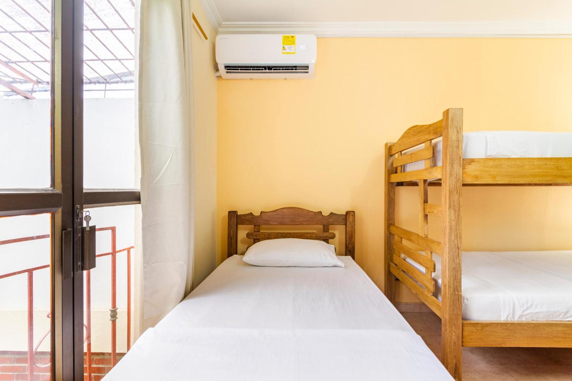 Hostal Cartagonova - Habitaciones Privadas Y Amplias Cerca A Zonas Turisticas Cartagena エクステリア 写真